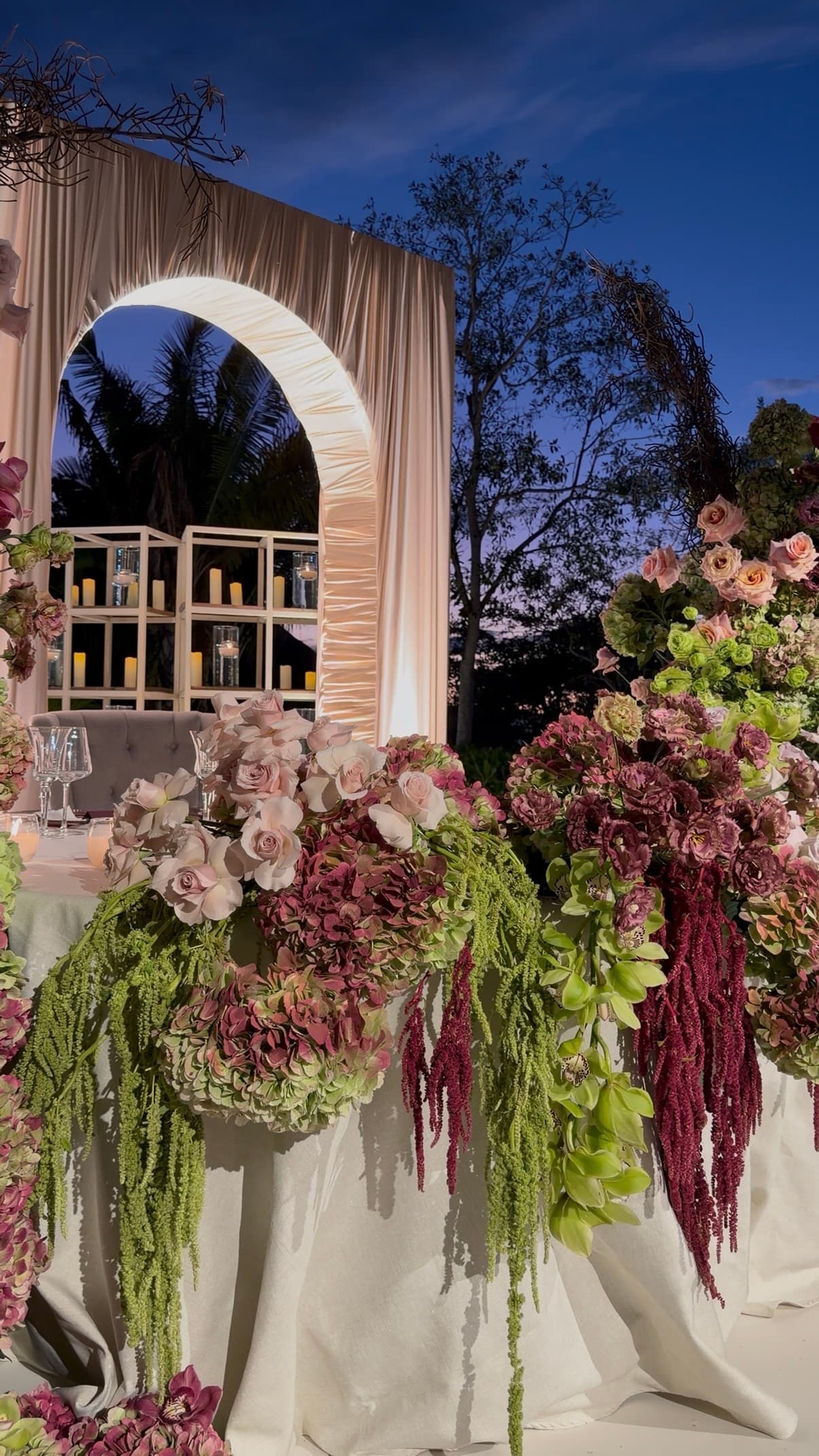 Floral arch arrangement — luxury wedding decor content