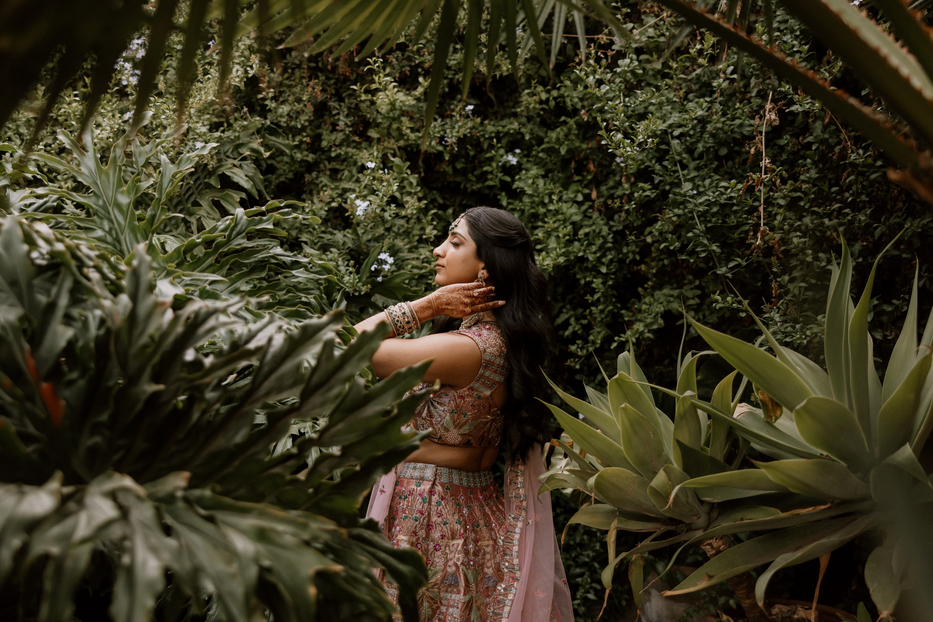 Sarena and Aayu — couple portrait during Hindu ceremony